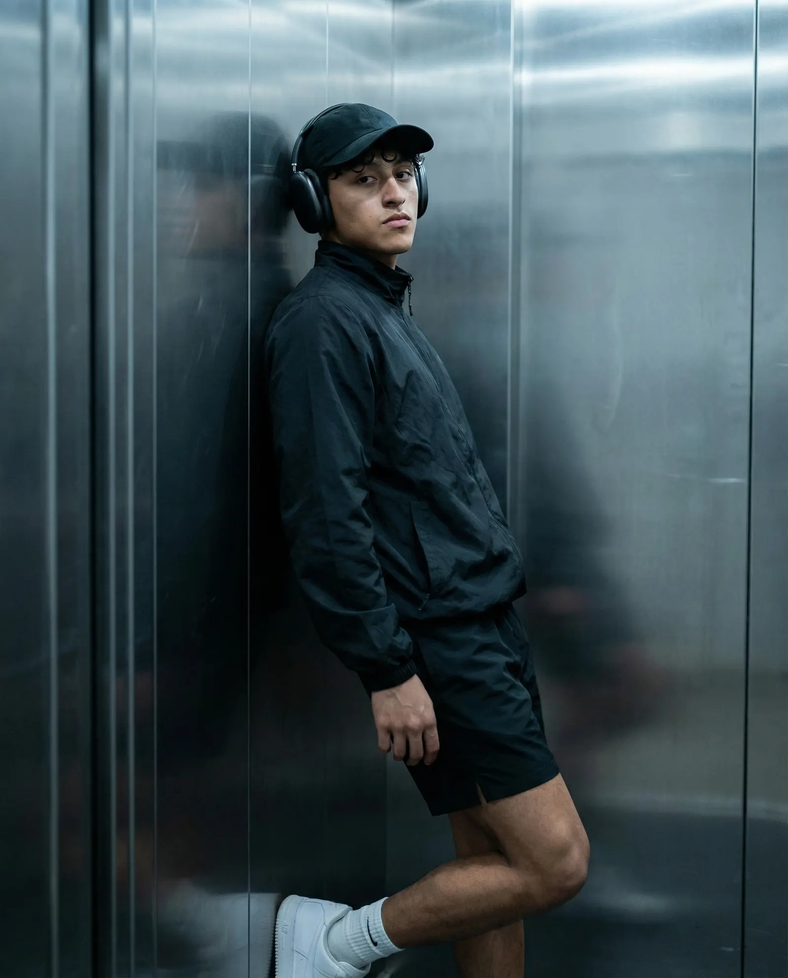 En el ascensor posando