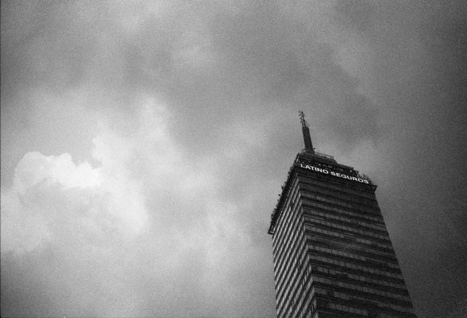 Shooting CDMX downtown at night with Delta 3200