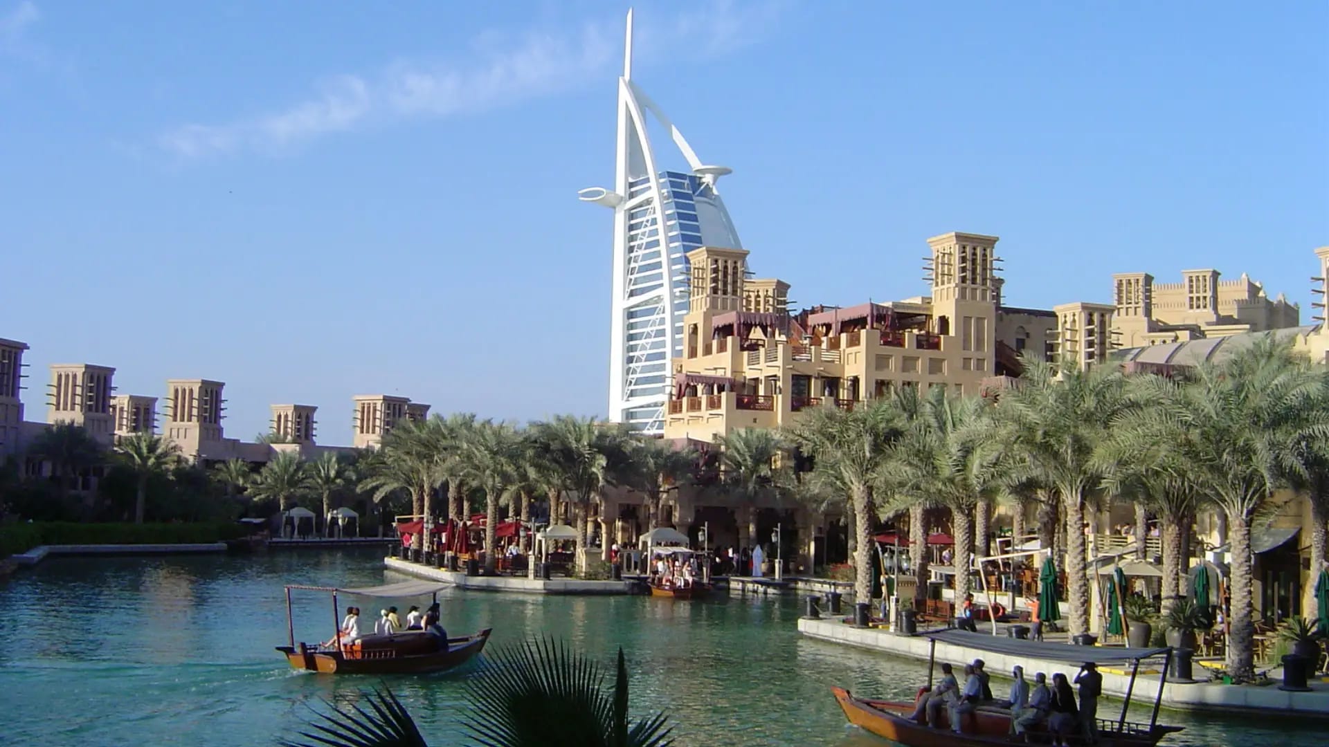 UAE flag near Amer & Tasheel office