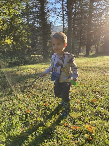 how to get a toddler to enjoy hiking photo