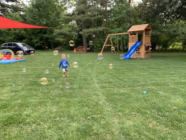 toddler backyard activities bubbles