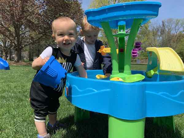 outdoor water table for 1 year old