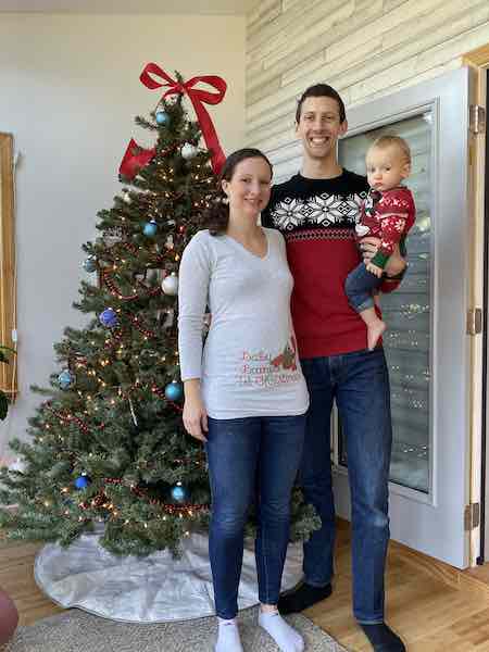 way to announce pregnancy to family in person at christmas