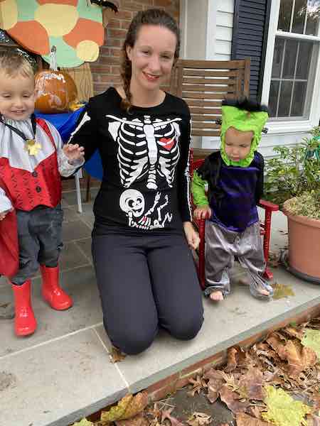 Way to announce pregnancy to family in person on halloween