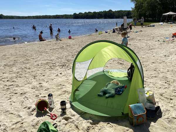 beach tent for shade at beach for kids and babies