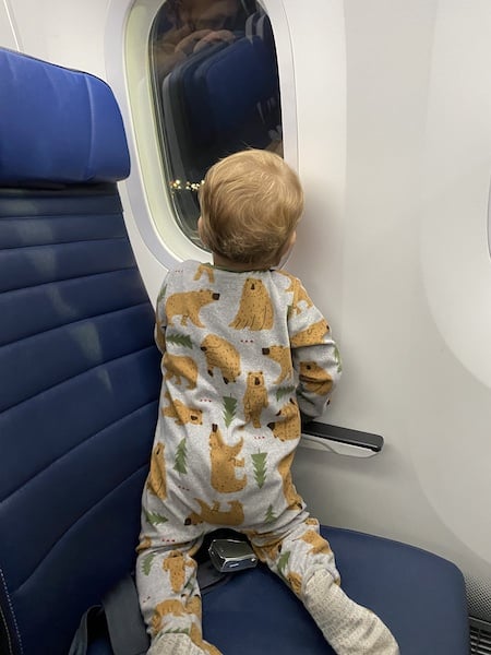 flying with a toddler free entertainment