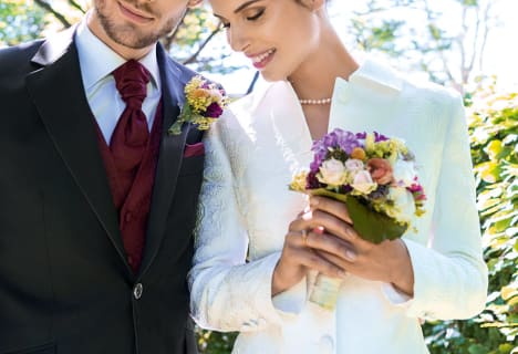 Dolzer individuelle Hochzeitsoutfits nach Maß Schneeberg