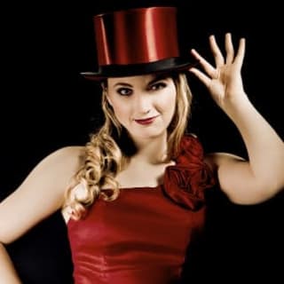 Miss Edith - Riesenseifenblasen Zauberin & Artistin