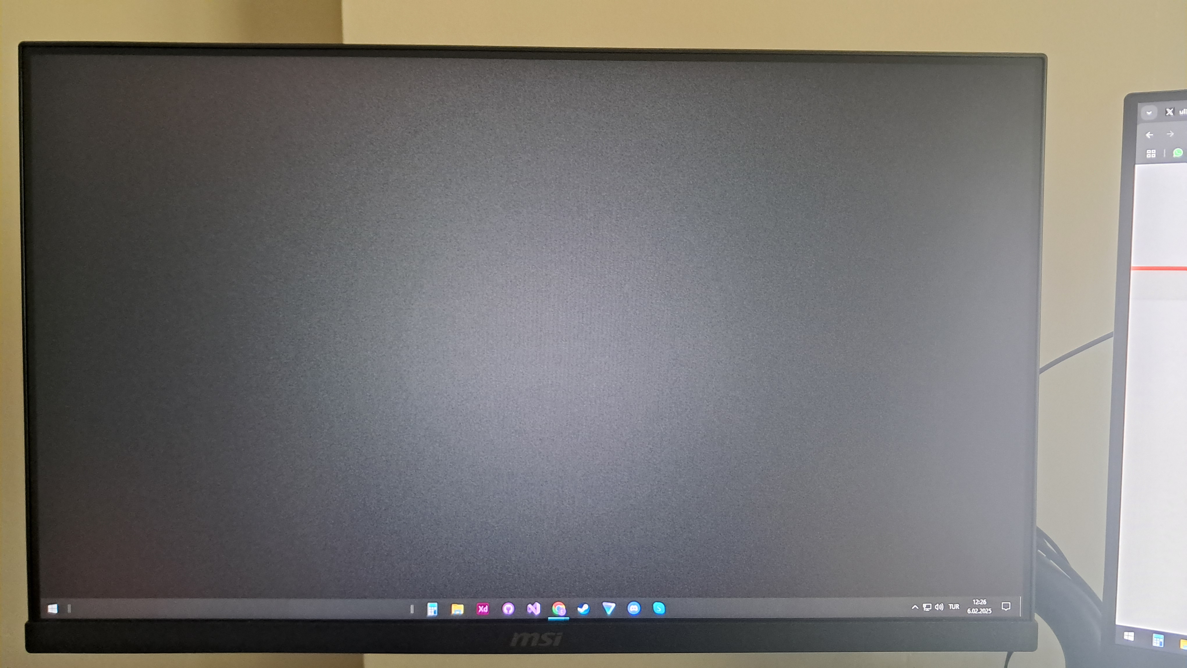MSI G244PF E2 İnceleme Fotoğrafı