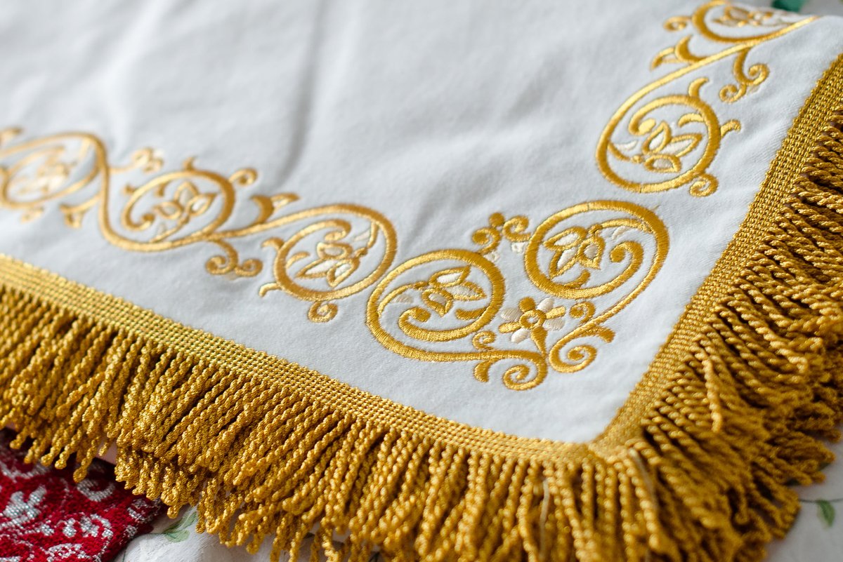 Velvet Altar Cover with Gold Embroidery - 43x35 Inches — photo 3