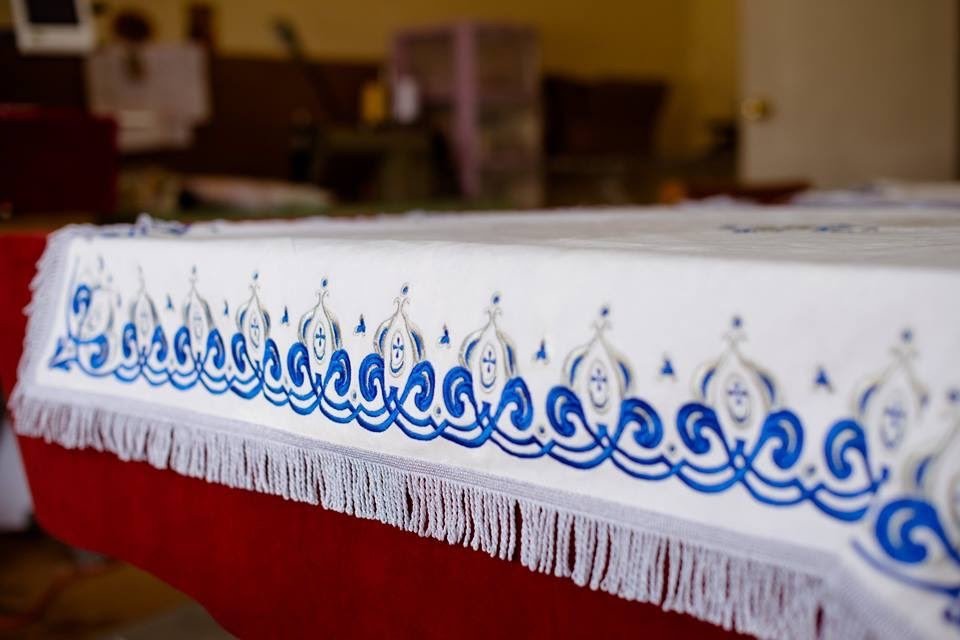 Velvet Altar Covers in White with Blue &amp; Silver Stitching — photo 3