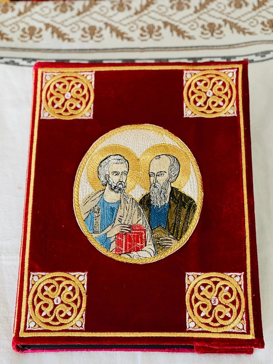 Embroidered Apostol Book Cover: Elegance &amp; Protection