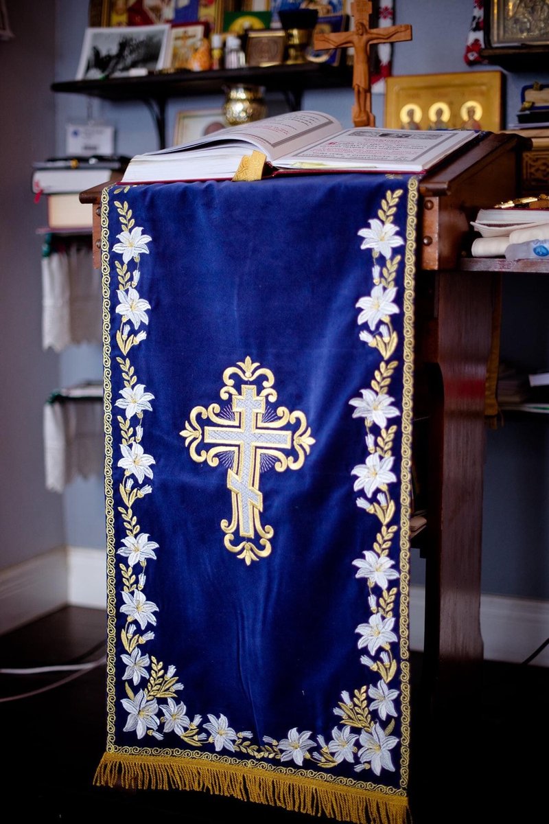 Lilies Elegance Table Cover - 17x72" Blue Analogia Design