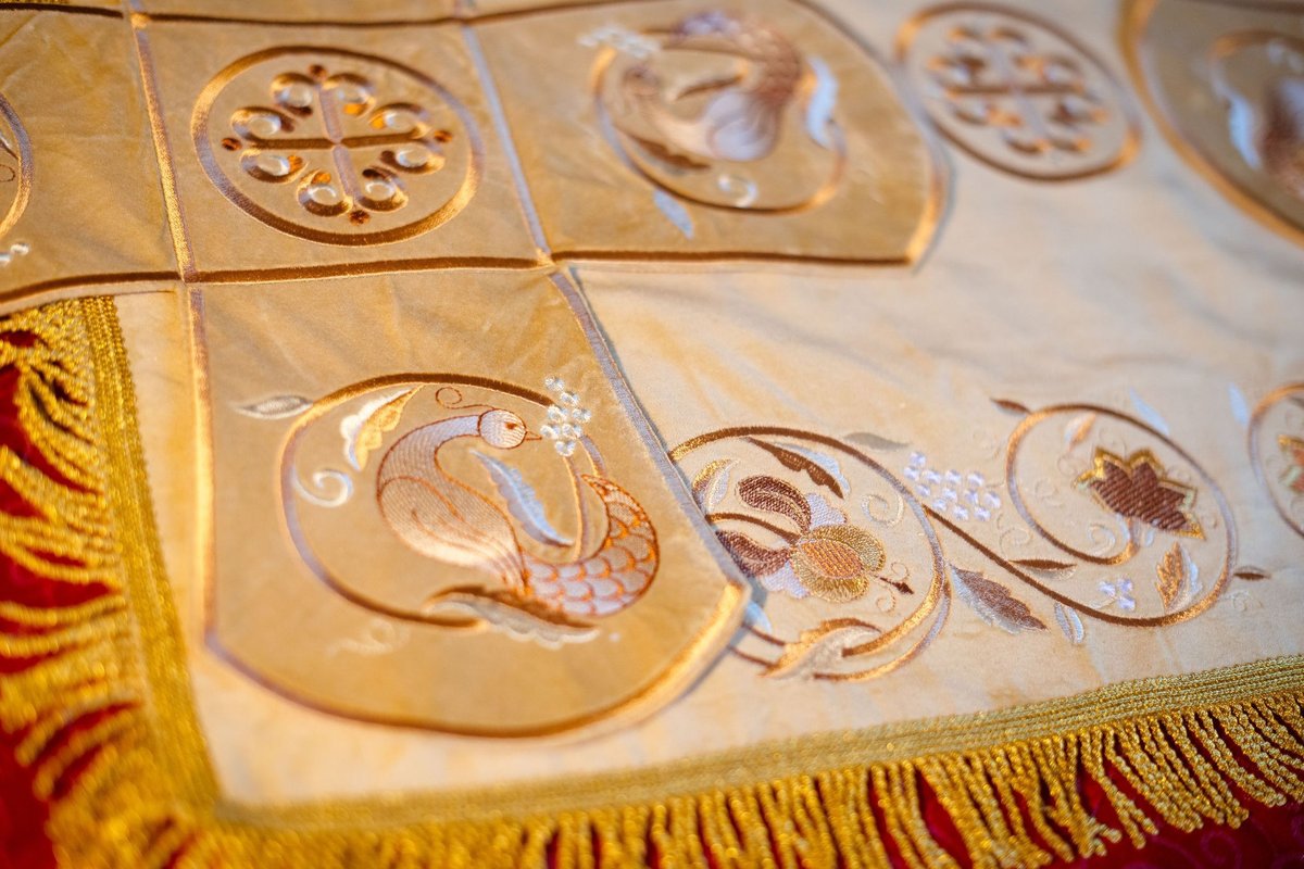 Personalized Velvet Chalice Cover Set - Embroidered Elegance — photo 2