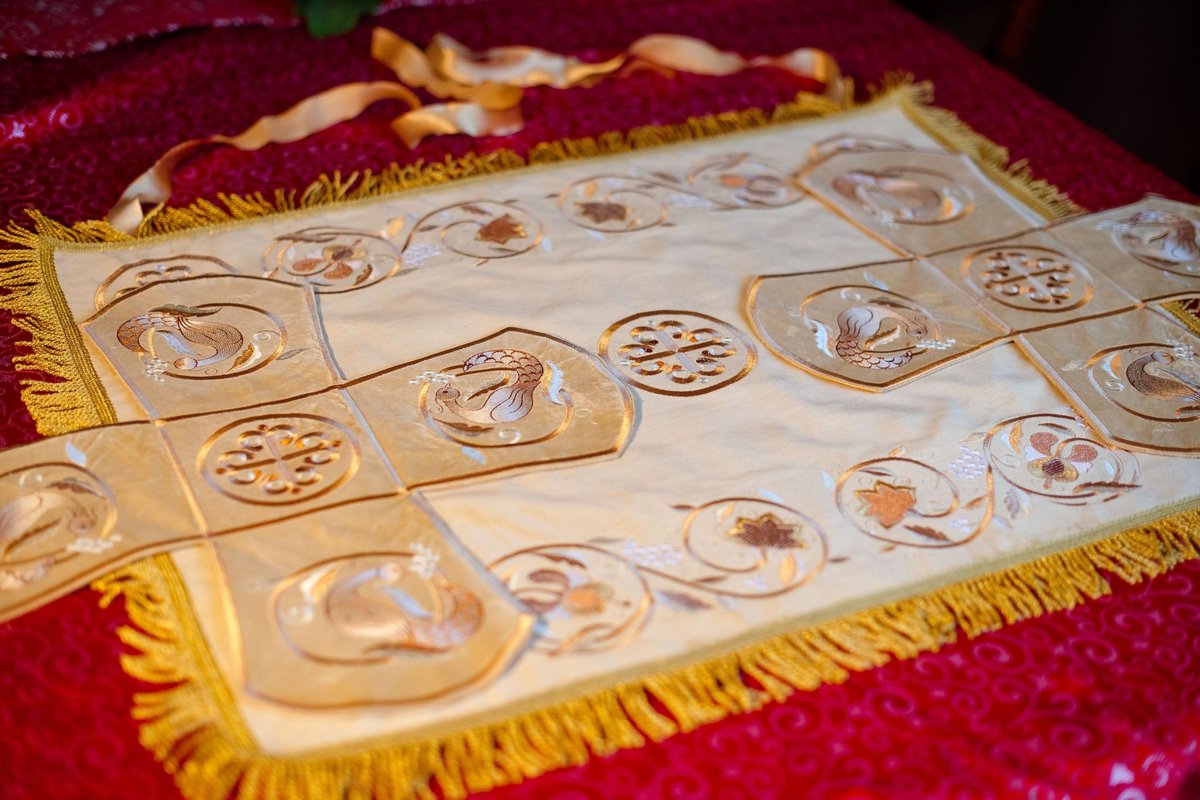 Personalized Velvet Chalice Cover Set - Embroidered Elegance — photo 5