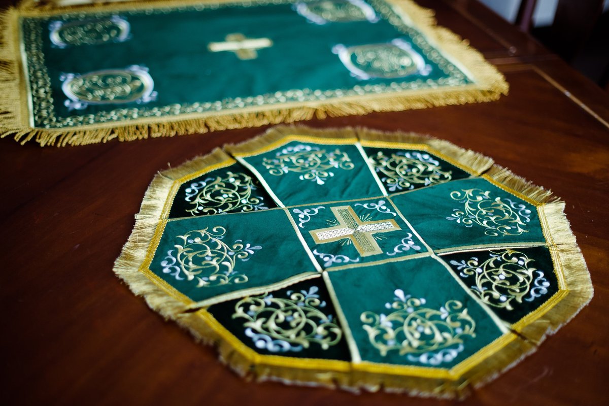 Fringed Chalice Covers with Ribbons - Book of Kells Design — photo 13