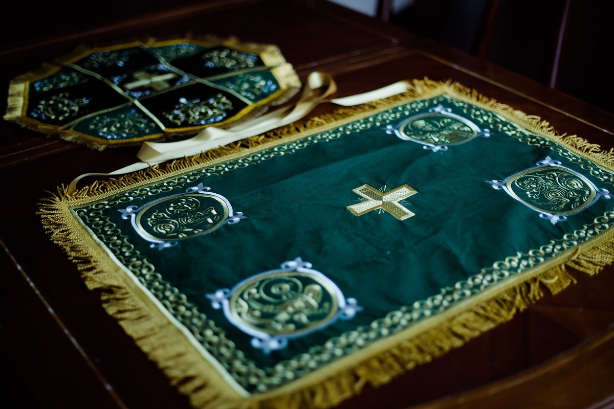 Fringed Chalice Covers with Ribbons - Book of Kells Design — photo 15