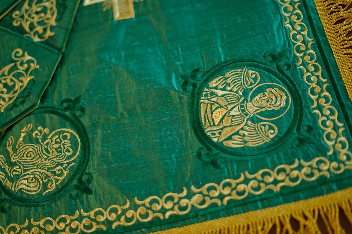 Fringed Chalice Covers with Ribbons - Book of Kells Design — photo 3