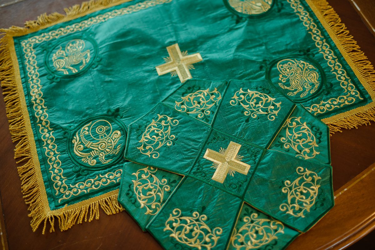 Fringed Chalice Covers with Ribbons - Book of Kells Design — photo 4