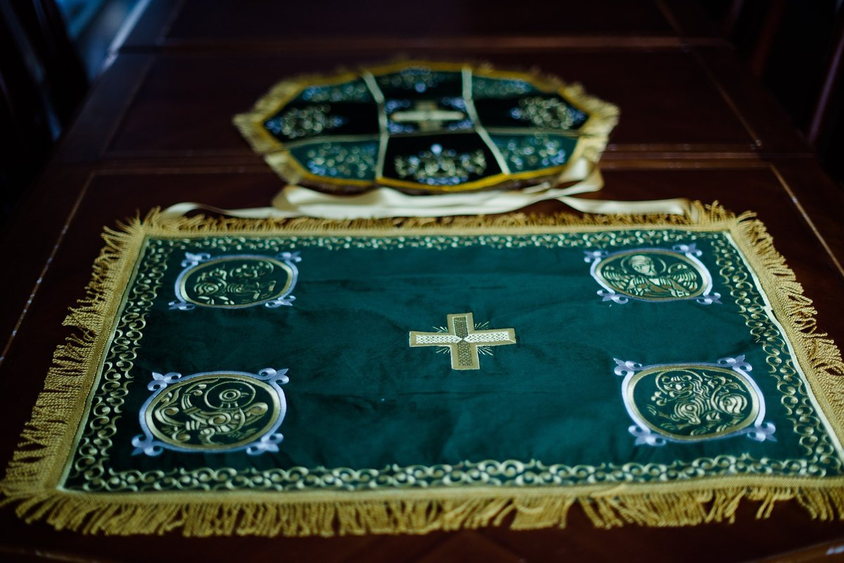 Fringed Chalice Covers with Ribbons - Book of Kells Design — photo 9
