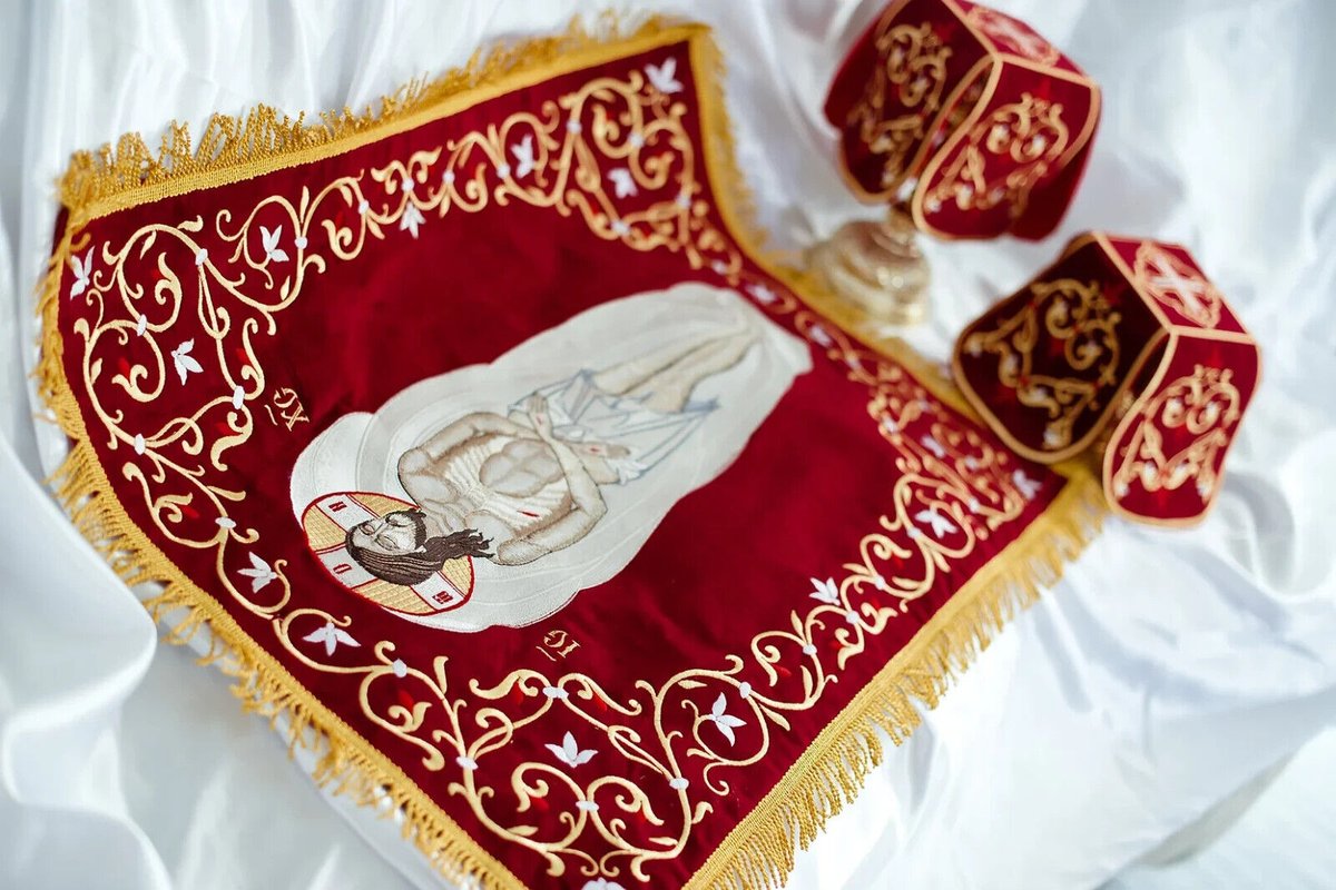 Burgundy Velvet Chalice Cover Set with Christ Icon — photo 3