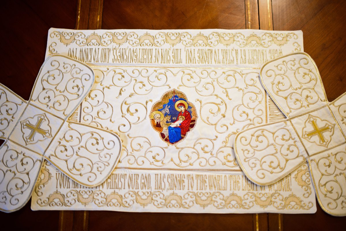 Nativity Embroidered Chalice Cover Set — photo 2