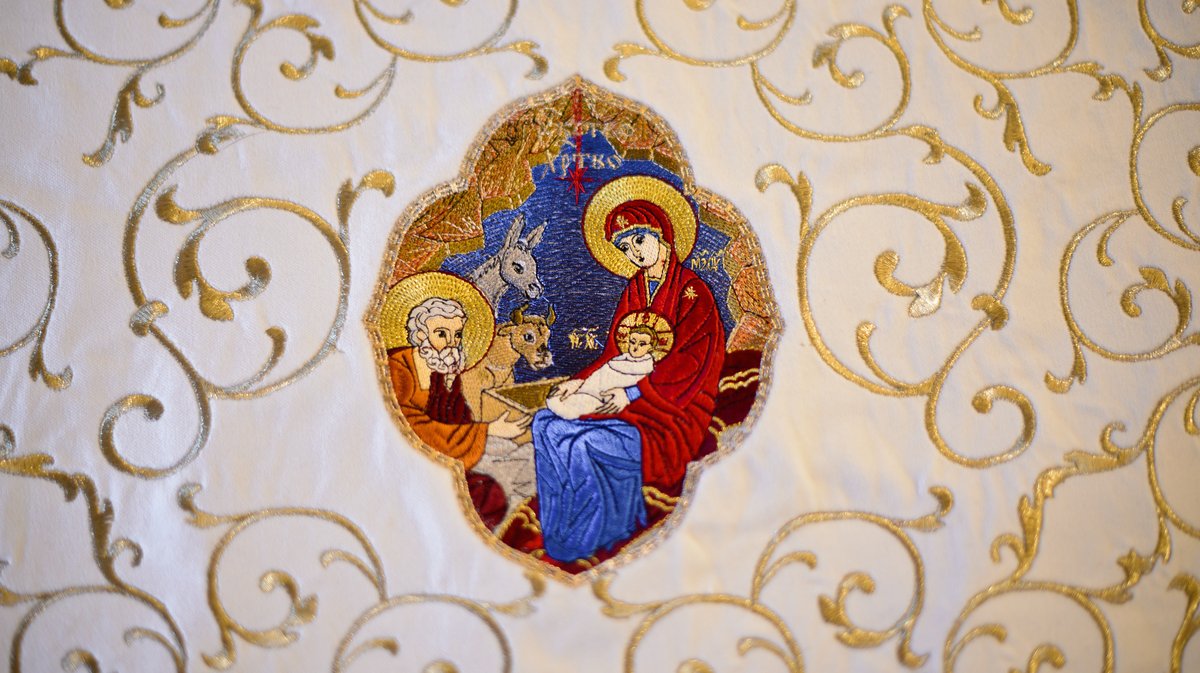 Nativity Embroidered Chalice Cover Set — photo 3