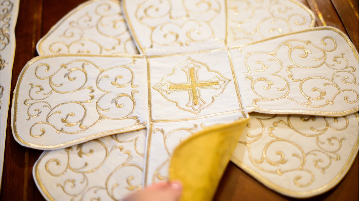 Nativity Embroidered Chalice Cover Set — photo 5