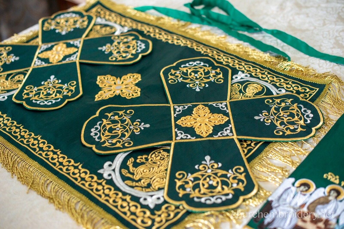 Embroidered Green Chalice Covers Set with Holy Trinity Bookmark — photo 7