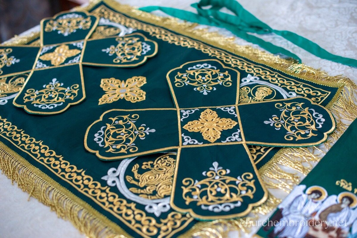 Embroidered Green Chalice Covers Set with Holy Trinity Bookmark — photo 8