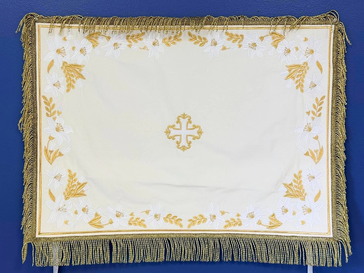 Embroidered Velvet Chalice Cover Set with Lily Design — photo 3