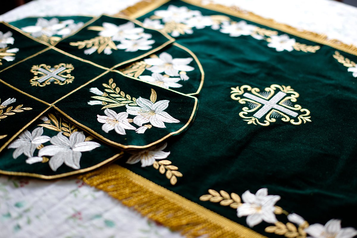 Embroidered Velvet Chalice Covers - Dark Green — photo 4