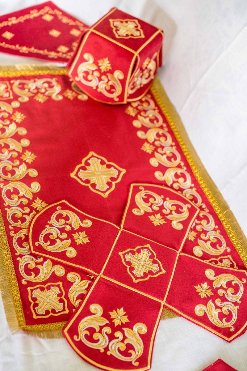Elegant Red Velvet Chalice Cover &amp; Veil Set — photo 2