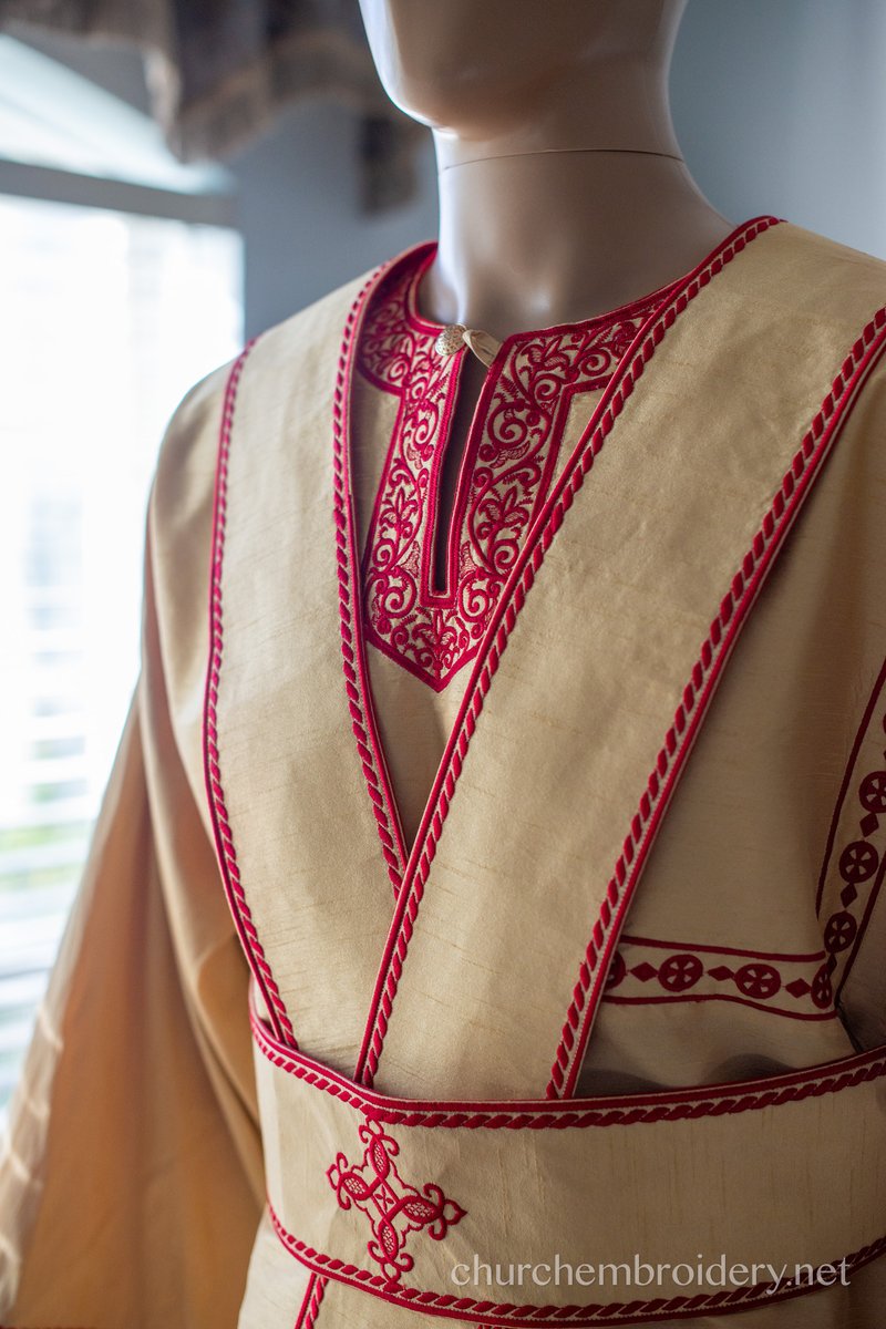 Dupioni Silk Deacon Vestment Set with Button Detail — photo 2
