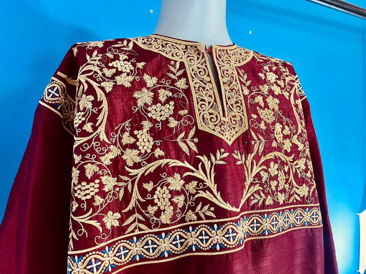 Dupioni Silk Deacon Vestments with Side Buttons — photo 2