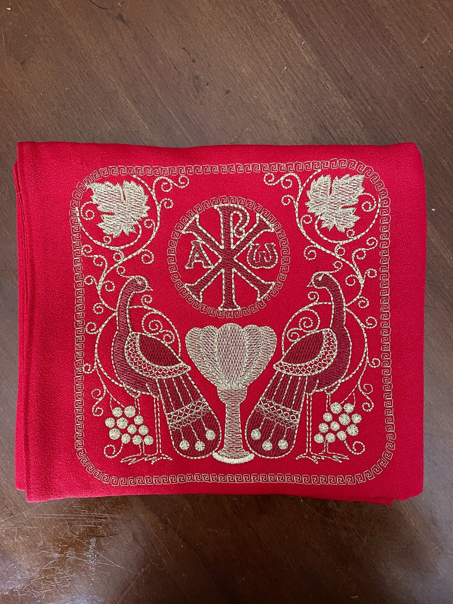 Embroidered Iliton: Custom Altar Cloth Cover — photo 4