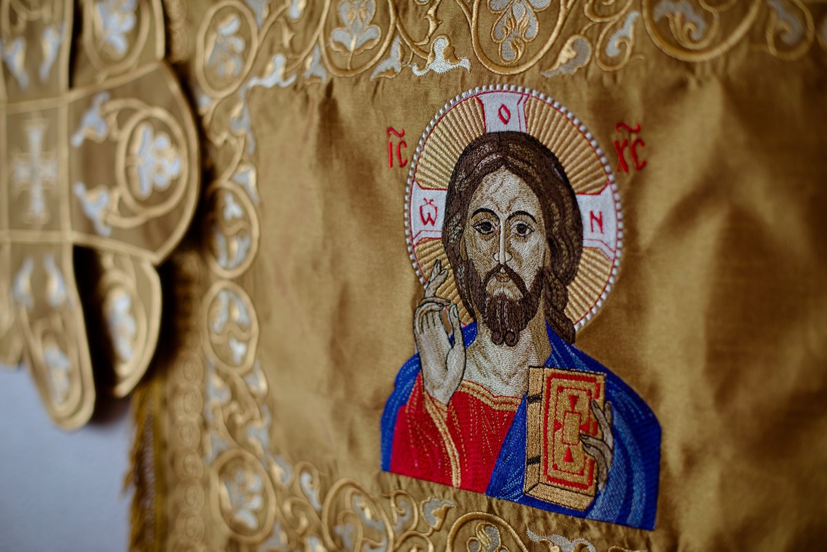 Embroidered Chalice covers, veils. Gold, with the Icon of Christ — photo 2