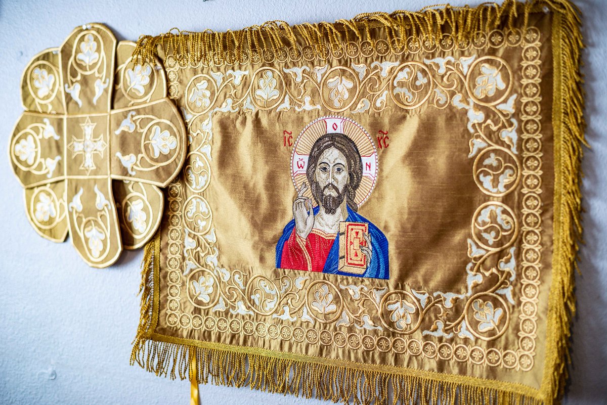 Embroidered Chalice covers, veils. Gold, with the Icon of Christ — photo 3