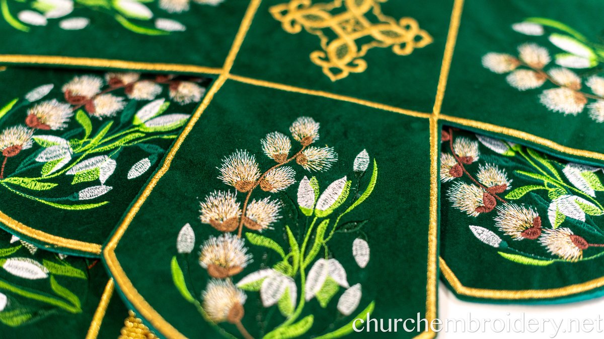 Elegant Gold-Embroidered Chalice Covers for Palm Sunday — photo 2