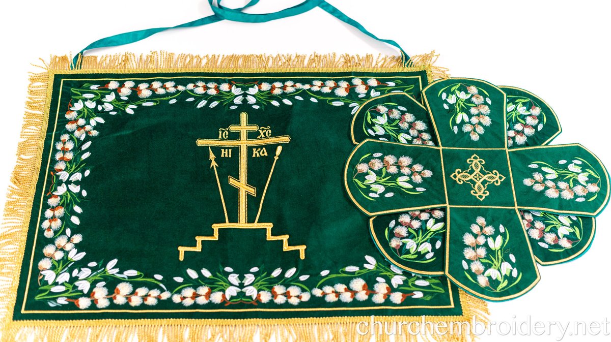 Elegant Gold-Embroidered Chalice Covers for Palm Sunday — photo 6