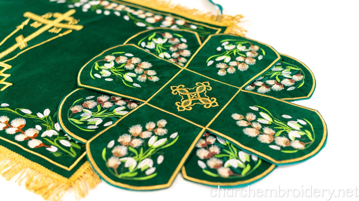 Elegant Gold-Embroidered Chalice Covers for Palm Sunday — photo 7