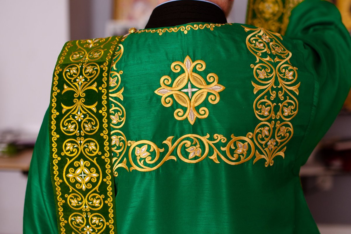 Embroidered deacon vestments set Green — photo 2