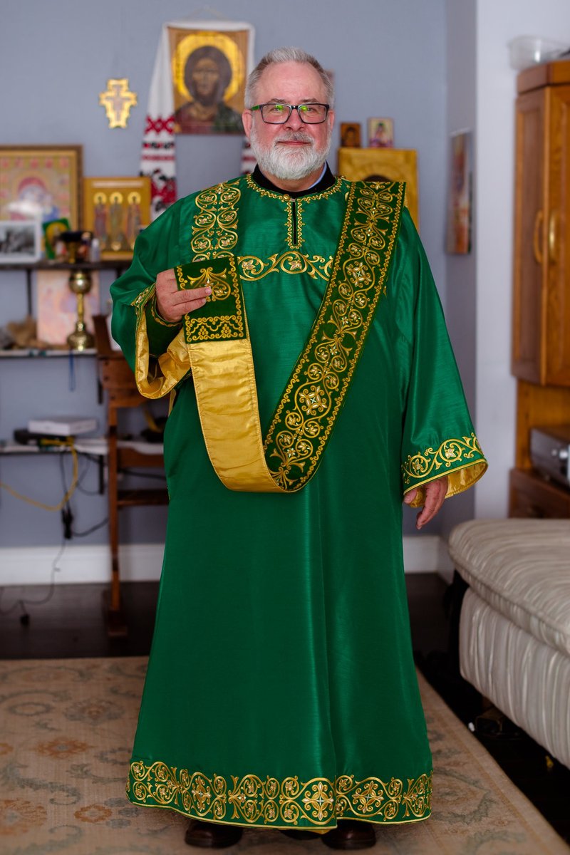 Embroidered deacon vestments set Green