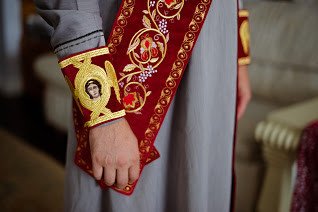 Protodeacon orarion with icons of peter and Paul on it — photo 3