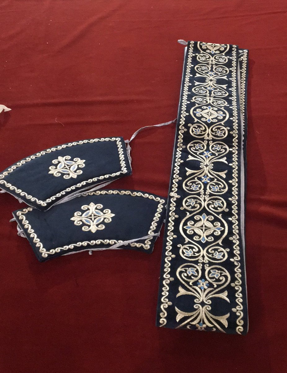 Embroidered Deacon Orarion &amp; Cuffs Set — photo 2