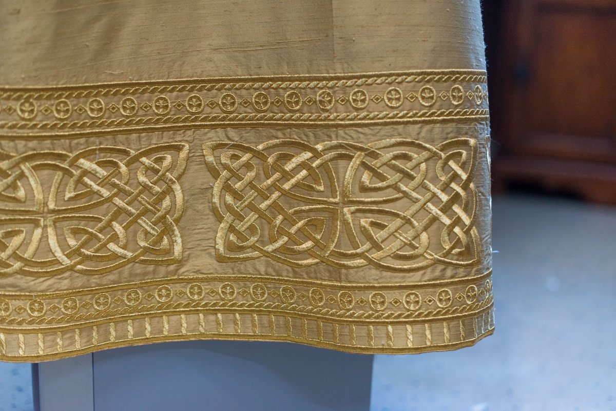Elegant Dupioni Silk Bishop Vestments Set — photo 11