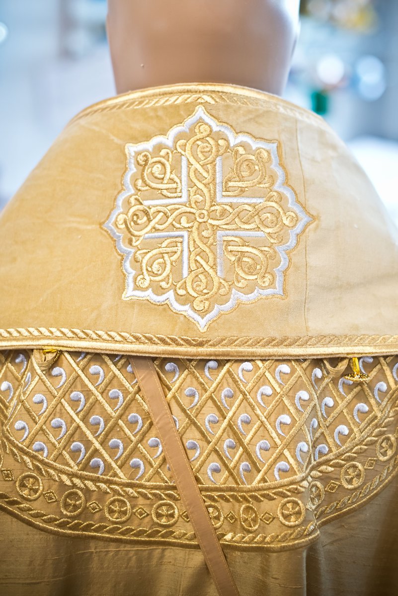 Elegant Dupioni Silk Bishop Vestments Set — photo 13