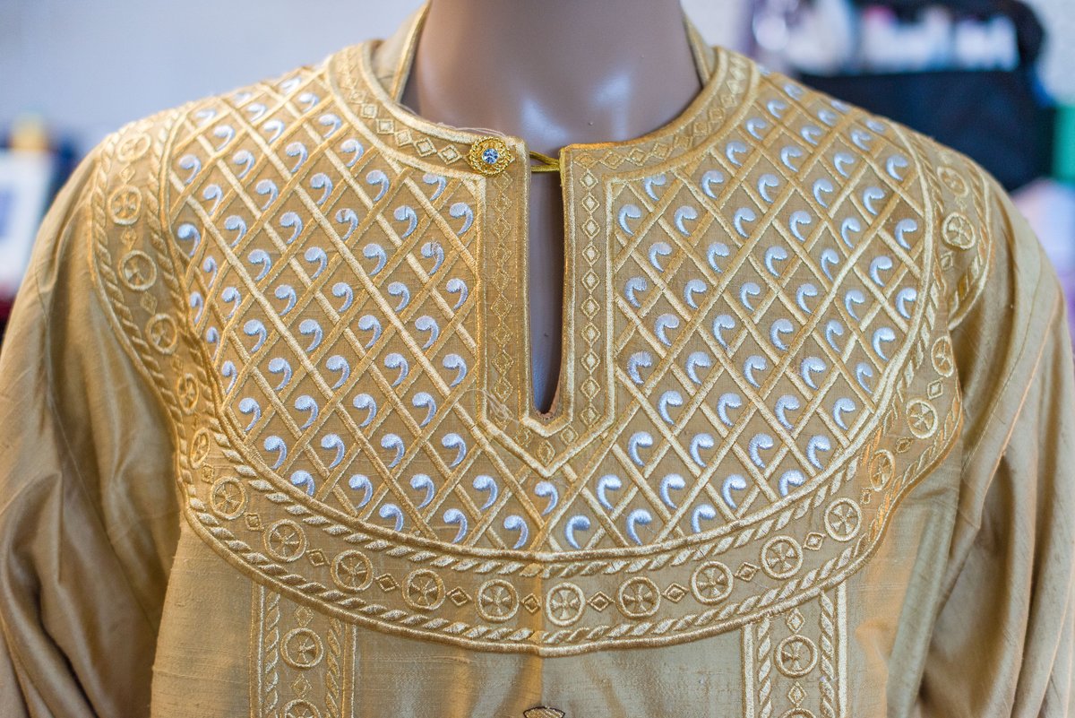 Elegant Dupioni Silk Bishop Vestments Set — photo 4