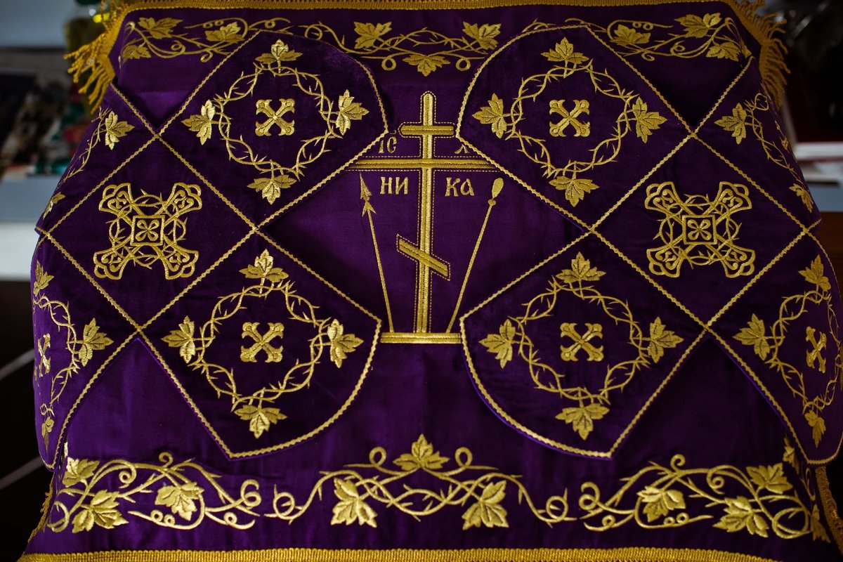 Embroidered Purple Chalice Covers for Lent — photo 3