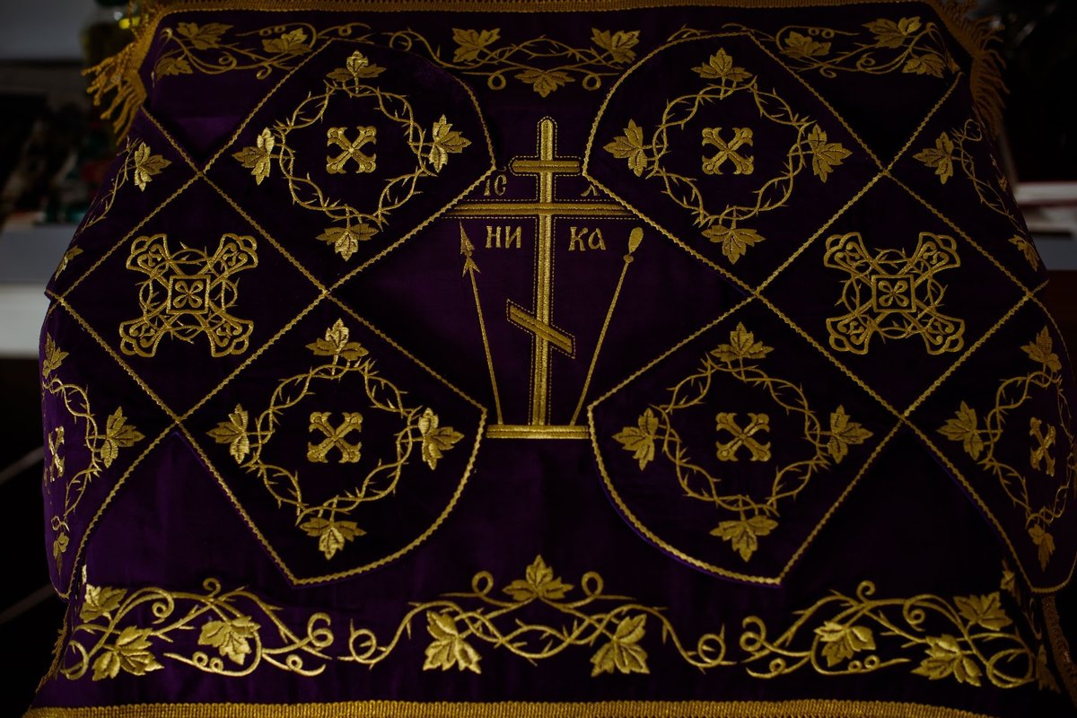 Embroidered Purple Chalice Covers for Lent — photo 5